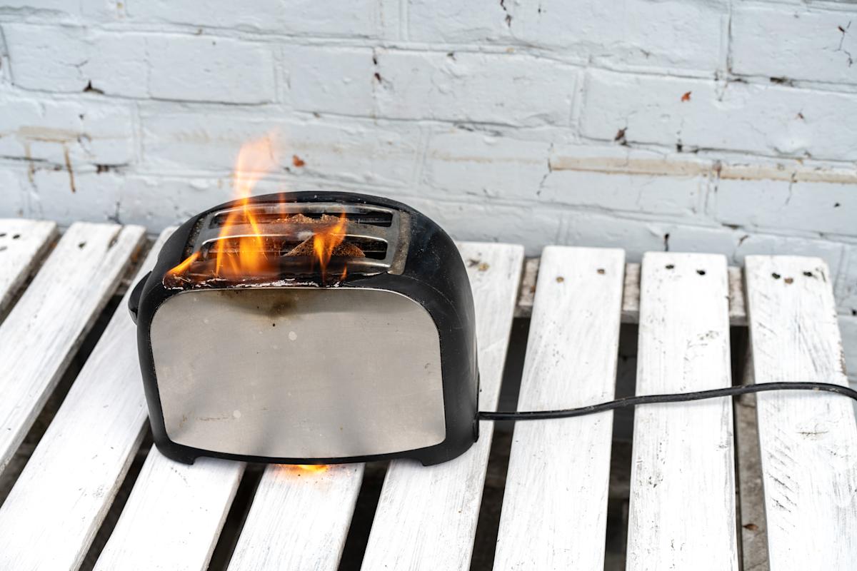 Ein Haushaltsgerät, das nach Gebrauch immer ausgeschaltet werden muss, um einen Brand im Haus zu vermeiden