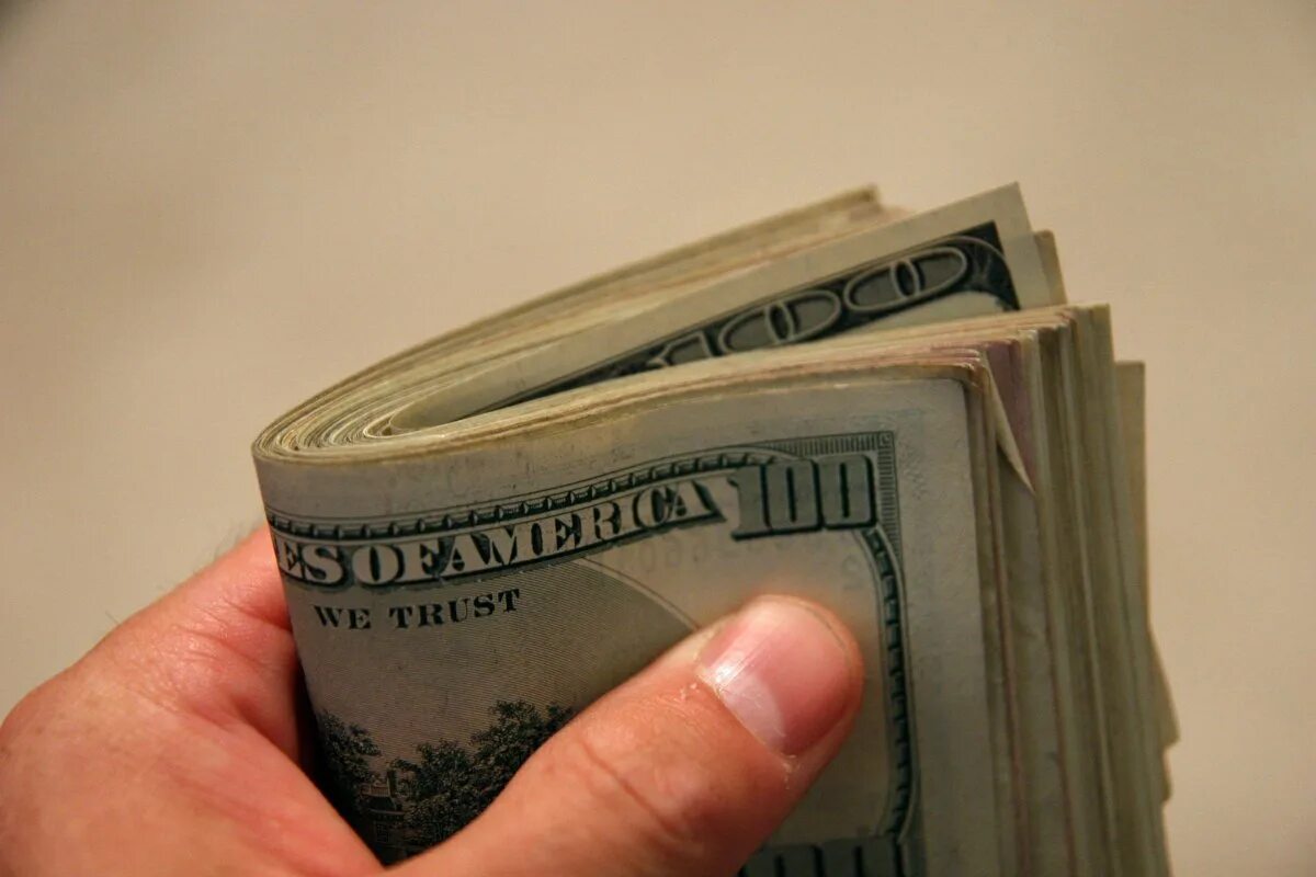 Bestätigt: Regierung zahlt 800 US-Dollar-Scheck an Personen über 65