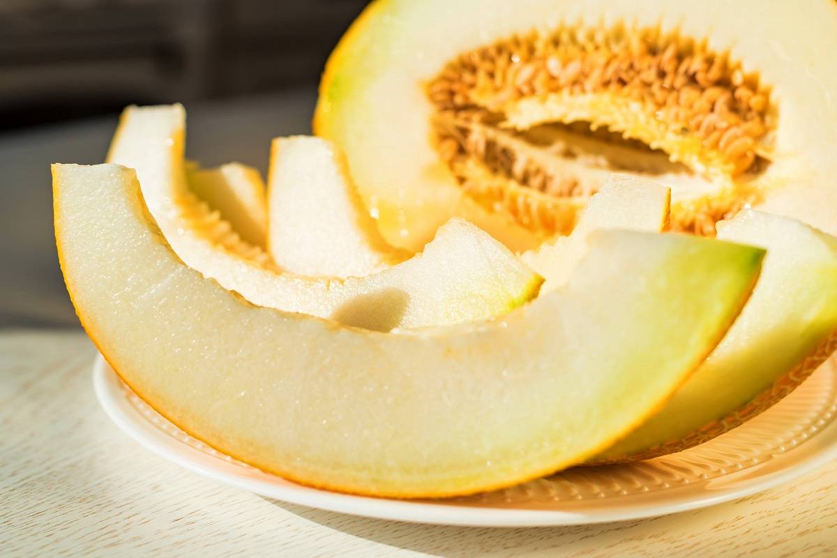 Essen Sie es abends. Es hilft Ihnen, schnell einzuschlafen und reinigt den Körper während des Schlafs.