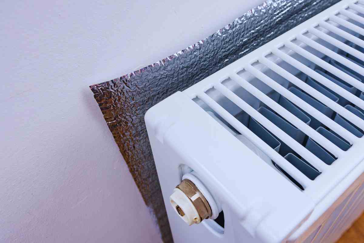 Deutscher Trick mit Alufolie, damit es im Winter im Haus warm bleibt